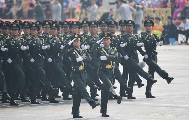 最新阅兵视频展现国家力量与荣耀，强大阵容彰显国威