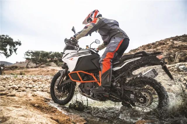 KTM 1090 ADV最新动态，科技与冒险的极致融合