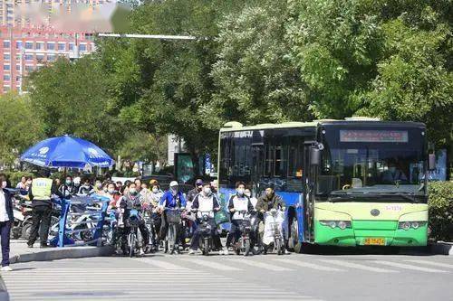 黄河西路街道新任领导团队引领社区新篇章